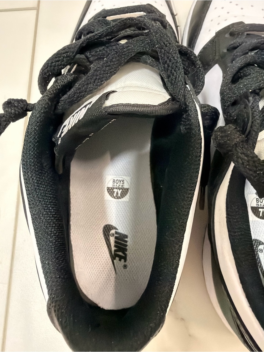 Nike Kids Black and White Low-Top Sneakers - Picture 3 of 3